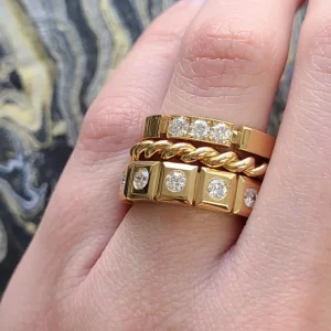 GIANA>SINGLE STONE Online